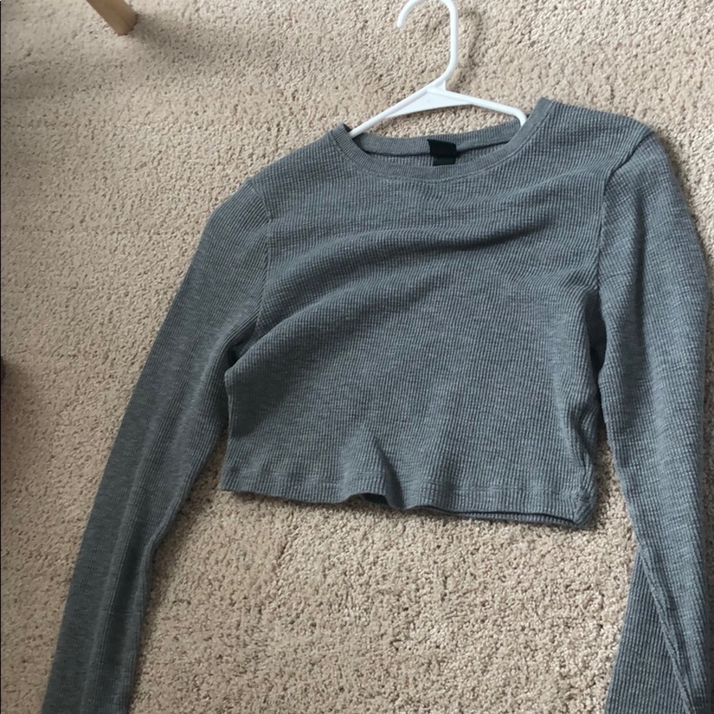 grey cropped top